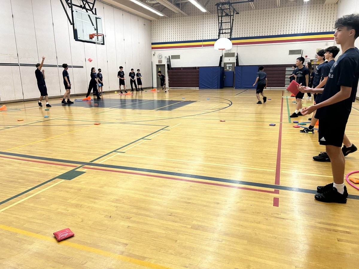 Today in PE we continued with team building but with some healthy competition playing “Cone Hole”. Setting these students up to be BBQ party Cornhole champs one day! #wearecardinals #PhysEd #teambuilding @SBAtoday @ChristineCoz