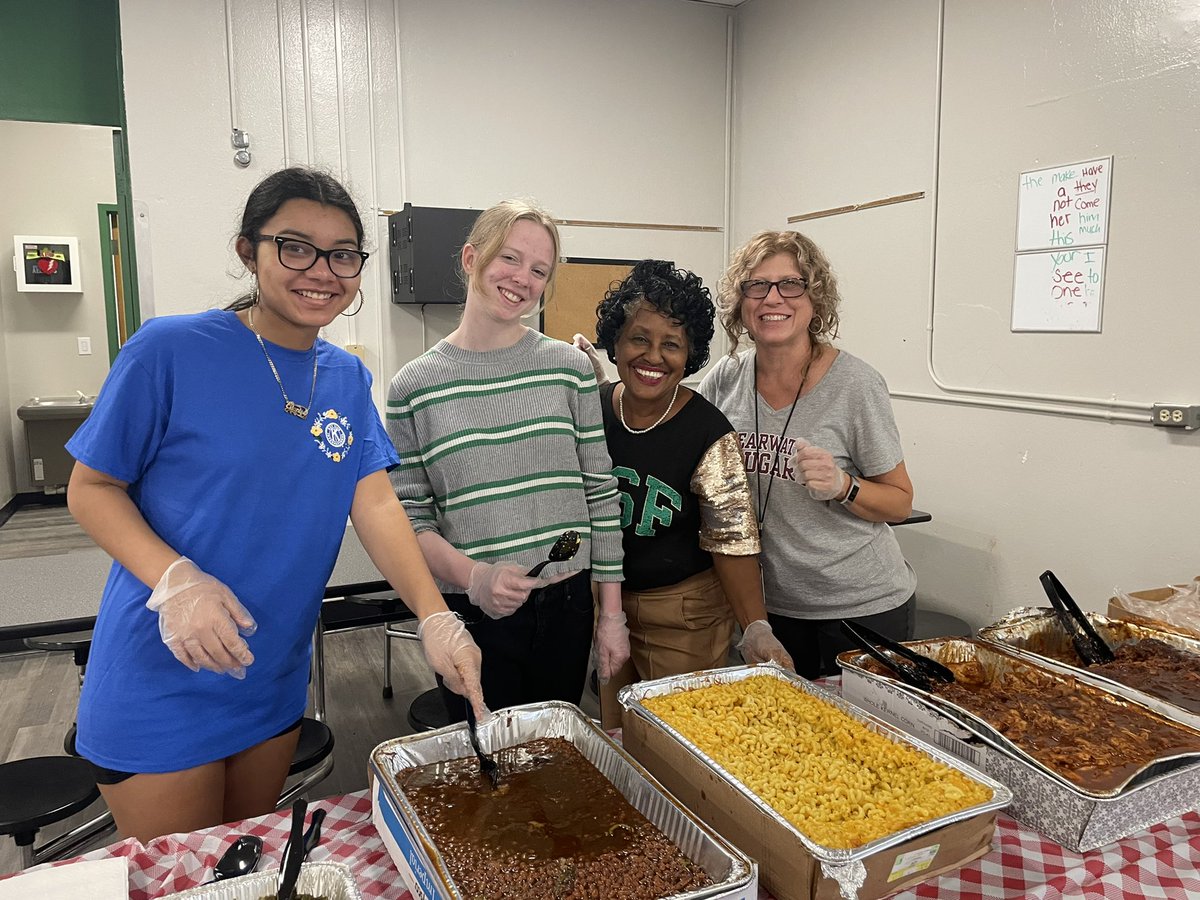 <a href="/OrlowskiHCPS/">Suzanne Orlowski HCPS</a> <a href="/Armwood_HS/">Armwood High School</a> Oh wow they sent us 3 amazing volunteers as well! You guys rock! <a href="/Armwood_HS/">Armwood High School</a>