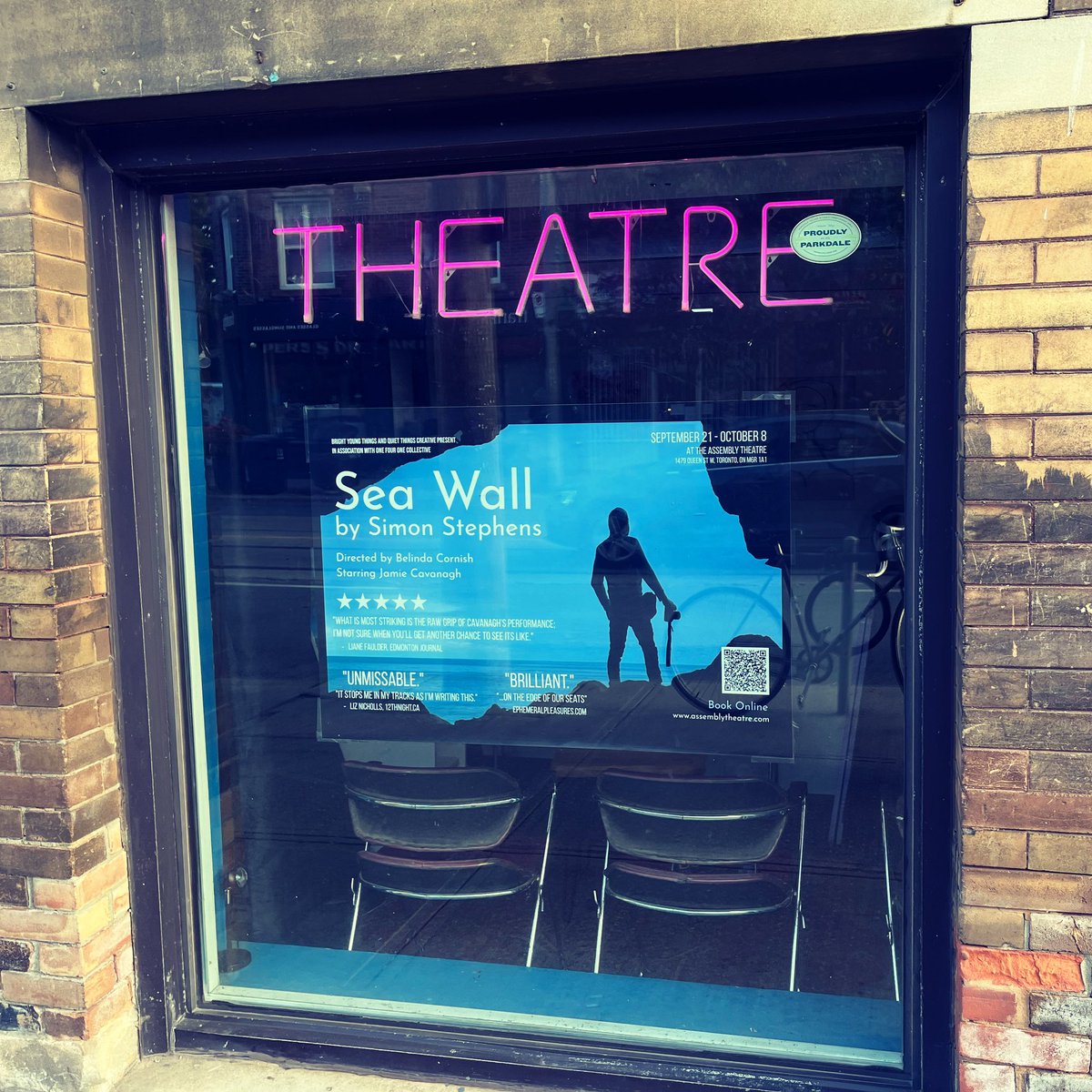 👀 👀 ONE WEEK UNTIL SEA WALL OPENS AT @assemblytheatr_ ‼️ Opening night is sold out… BUT There are 1️⃣5️⃣ other chances to check out this beast of a show! eventbrite.ca/e/sea-wall-by-… SEA WALL 🌊 👉 Directed by: @Belinda_Cornish ⭐️ Starring: @thejamiecav #SeaWallTO #TheaTO