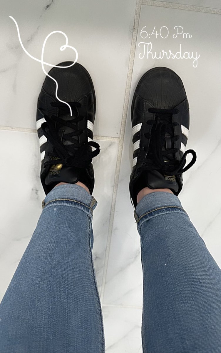 TheMrsPugh's tweet photo. Double dippin #TeacherSneakers #KOTD #Nike @Nike #Adidas @adidas @adidasoriginals #TeachersOfTwitter #PublicSchoolProud #FirstGradeTeacher https://t.co/I7BC8PMqxx
