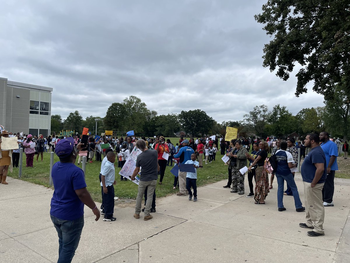 DPSCDEmersonK8's tweet image. On September 8th, Emerson said happy retirement to our longtime Building Engineer Mr. Sulich. He was the best and we will surely miss his presence in the buildings. Enjoy retirement Mr. Sulich, you deserve it! #dpscd