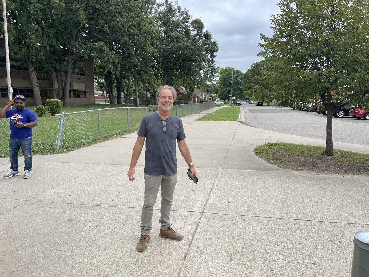 DPSCDEmersonK8's tweet image. On September 8th, Emerson said happy retirement to our longtime Building Engineer Mr. Sulich. He was the best and we will surely miss his presence in the buildings. Enjoy retirement Mr. Sulich, you deserve it! #dpscd