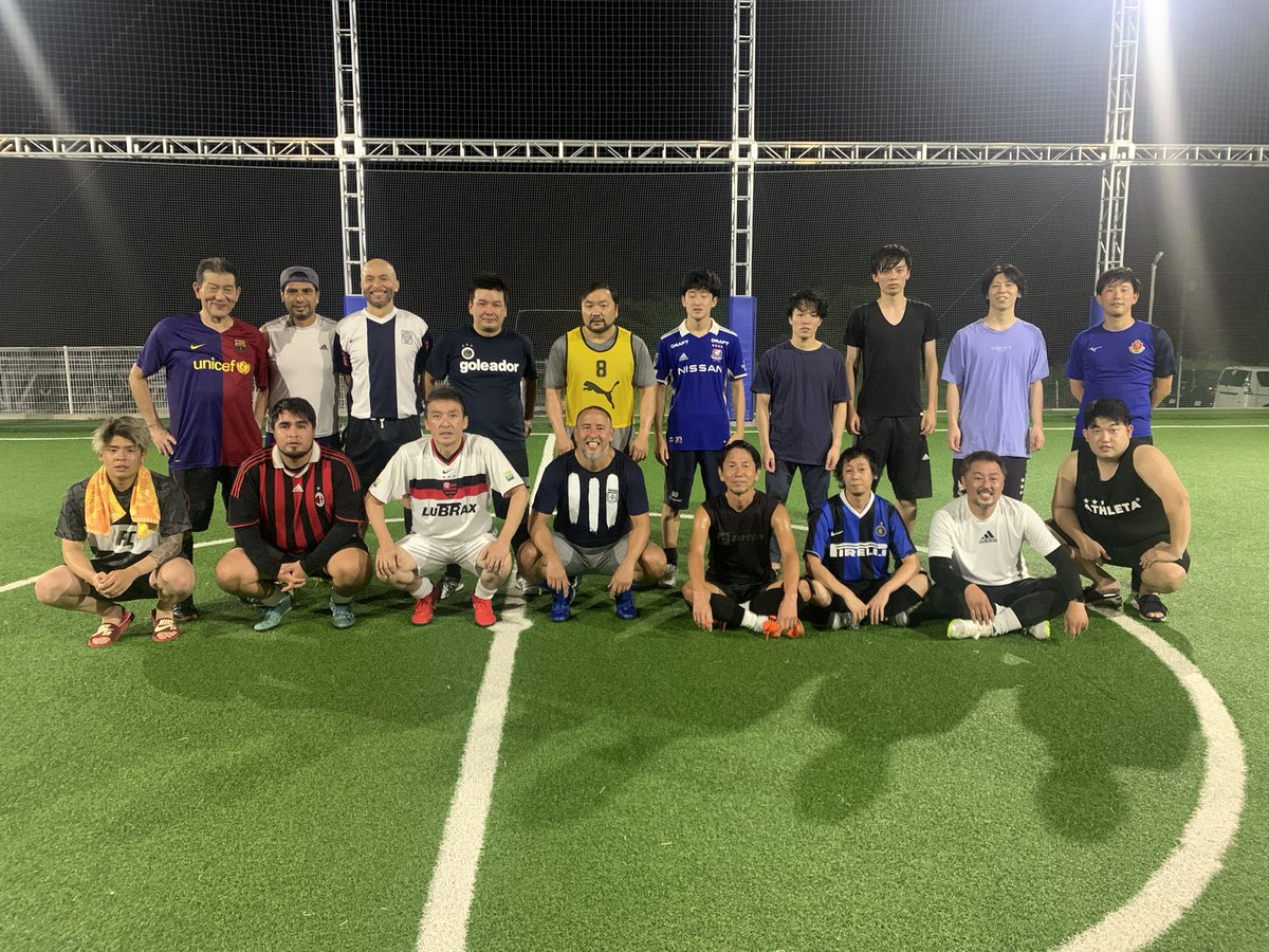 おはようございます！
水曜日のエンジョイ個サルご参加いただきありがとうございました！

利用者様のおかげでいつも盛り上がっており良い雰囲気でフットサルを楽しめてます⚽️
珍プレーから好プレーが毎回観れるのはこの個サルならではかもしれません😊
参加される皆様は怪我に気をつけてくださいね♪