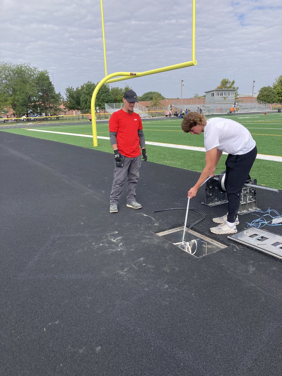 fremontbusdept's tweet photo. Mrs. Strickler’s IT Essentials class had the opportunity to work on installing the network cabling for the timing system at our new track today. A special thanks to the FPS tech team as well as Computer Cable Connections for allowing us to work alongside you all today. https://t.co/YaXr2q7Awf