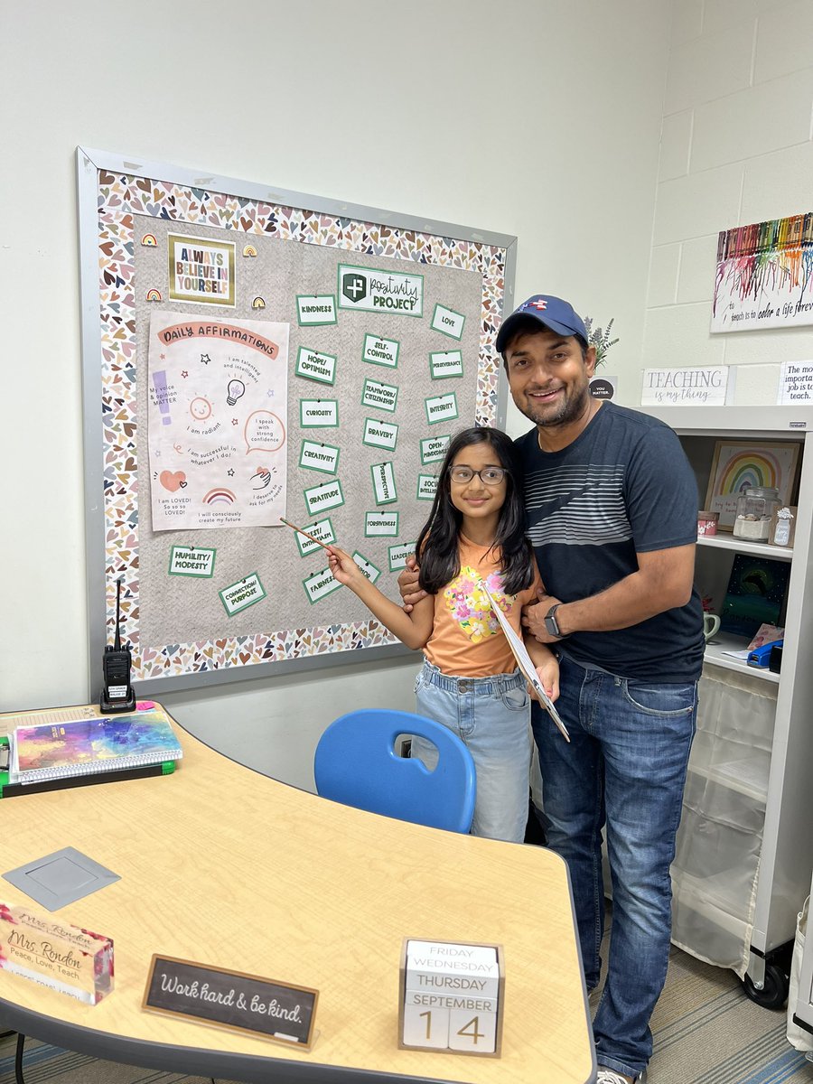 teach_rondon's tweet photo. Family Showcase Night was a success! ๐ฉ๐ปโ๐ซ๐๐ #FlyinginFifth @HortonsCreekES https://t.co/8ya3Z7WJHg