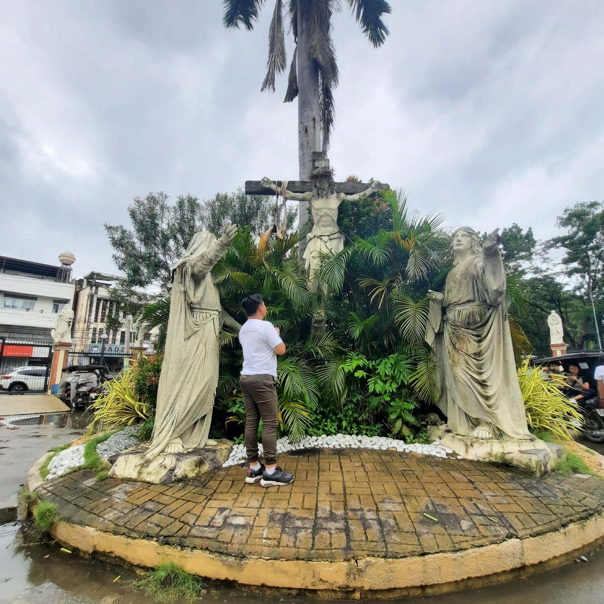iamroeltan's tweet image. "God elected and chose to die on the Cross so that he can express his love for us, so that our sins will be forgiven"
- Fr. Benny Tuazon
#WordsofHope | Feast of the Exaltation of the Holy Cross
Thursday, September 14, 2023