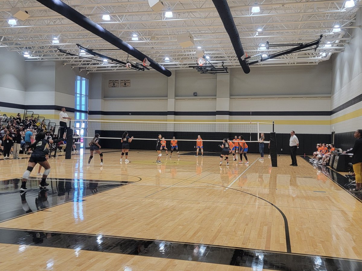 CyParkVB's tweet photo. #RoweLetsRowe !!! Win in the books for 8th A  @RoweLadyJags the future is looking awfully bright for @CyParkAthletics and @CyParkVB 🐆🖤🏐🐅💛 @RoweCFISD @CFISDAthletics @CypressParkHS https://t.co/GKNyghN8e7