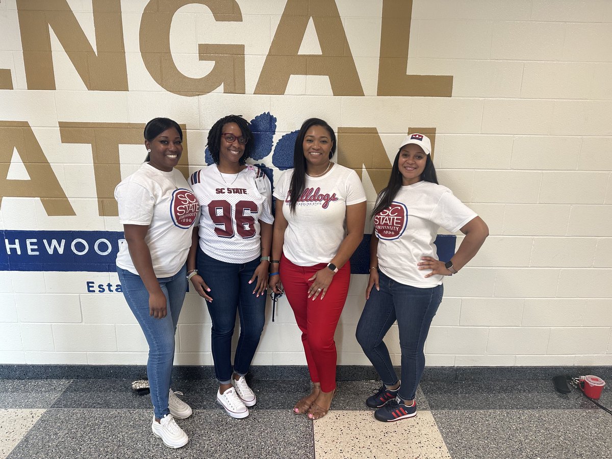 It’s red, white, and blue day, but we bleed garnet and blue! ⁦@BlythewoodHigh⁩ ⁦@SCSTATE1896⁩ #ALeagueofourOwn #LoyalDaughters #HBCUmade