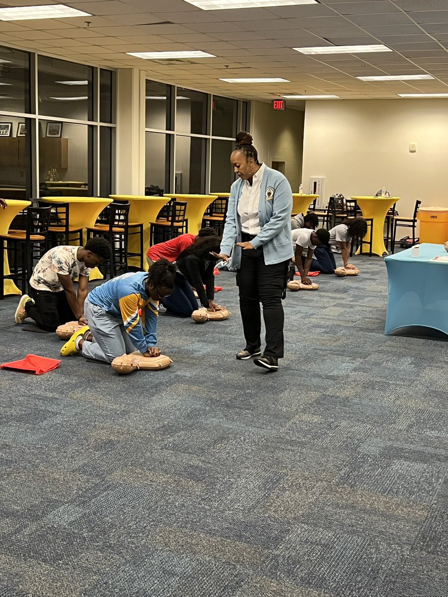 Today was amazing!! @apsupdate high schools received a donation of CPR Kits from @GeorgiaAHA & @AnthemBCBS!! This is an excellent donation to @aps_hpe that will help ensure that all HS students receive Hands on Only CPR instruction!! @apssupt @Selenaflorence @WeemsYolanda