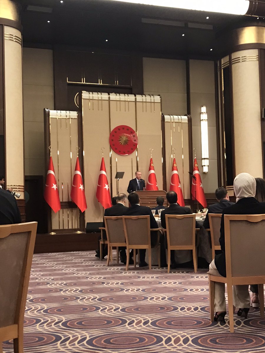 Gençlik buluşması için Cumhurbaşkanlığı Külliyesinde milletin evindeyiz. #vangençlik  <a href="/TusbaGenclik/">AK Gençlik Tuşba 🇹🇷</a>