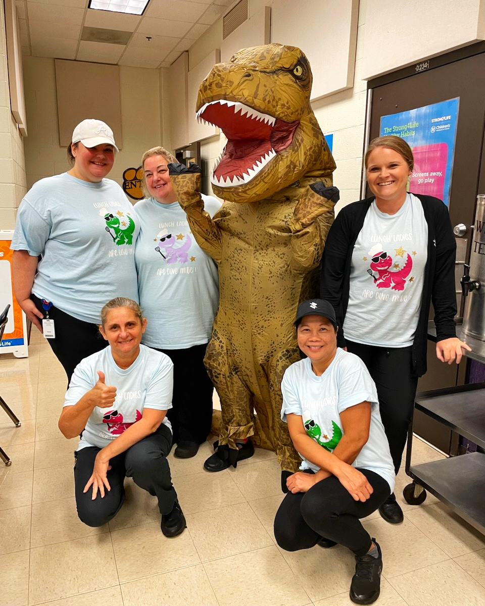 MacedoniaElem's tweet photo. Fun DINO DAY in our Cafe! #mesfam https://t.co/VjCWOxoDeb