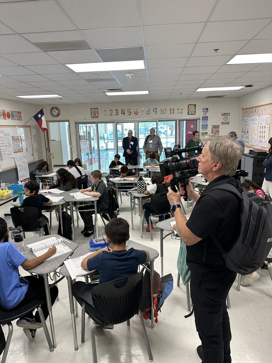 lytle_mrs_lingo's tweet photo. My heart is full and my feet are oh so tired! Today @lytleisd hosted the Texas Strategic Leadership group of administrators from across Texas (60+), we loved getting to showcase the amazing work happening in our district. #ItsAGreatDayToBeAPirate https://t.co/6hCkXF80AC