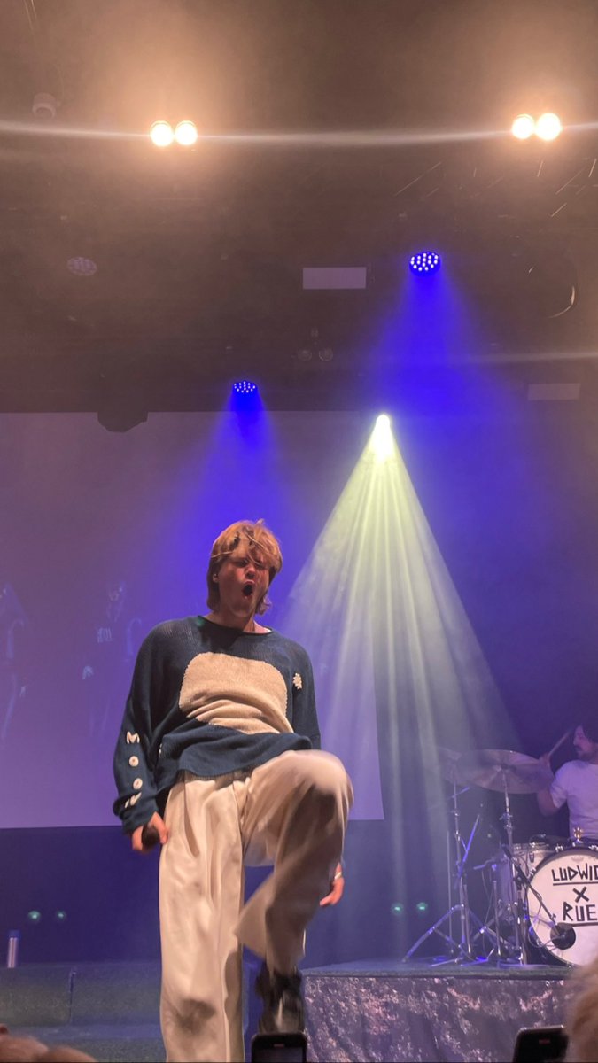 mendescharts's tweet photo. my mood the whole night. thank you @oneruel. unforgettable show <33 https://t.co/aga079IHEM