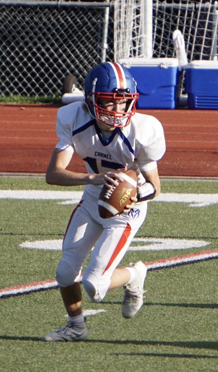 nanner0517's tweet image. We are so glad to be back in the stands to watch this guy play !! ❤️💙#12 #QB 🏈 #Kubes #CarmelRams #FootballMom