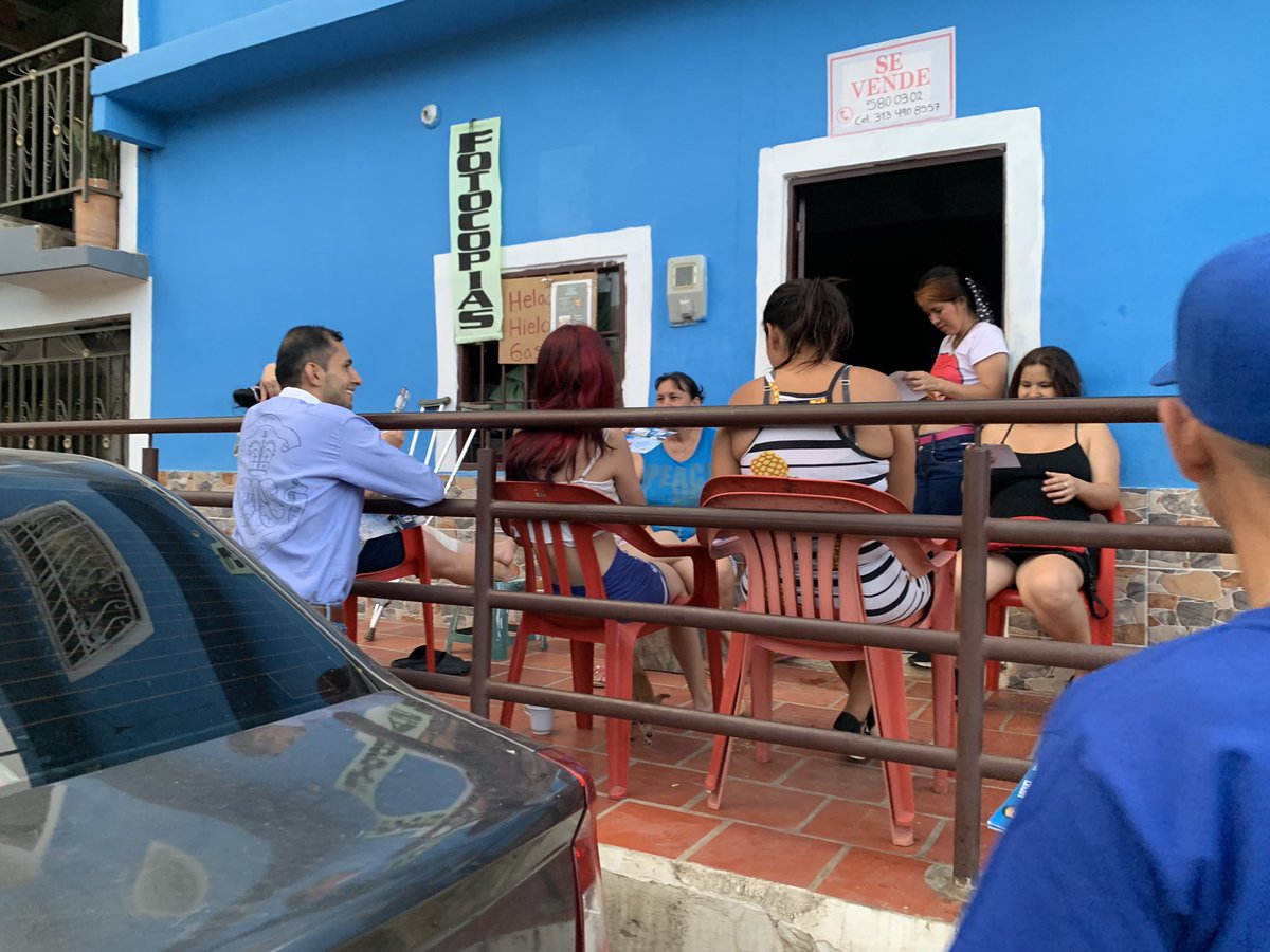 MiguelCarrillo_'s tweet photo. Visitando la calle 36, 37 y 38 del barrio La Sabana. ¡Por un Los Patios como municipio familiar! 🔵C7 https://t.co/nBxZUK74c0