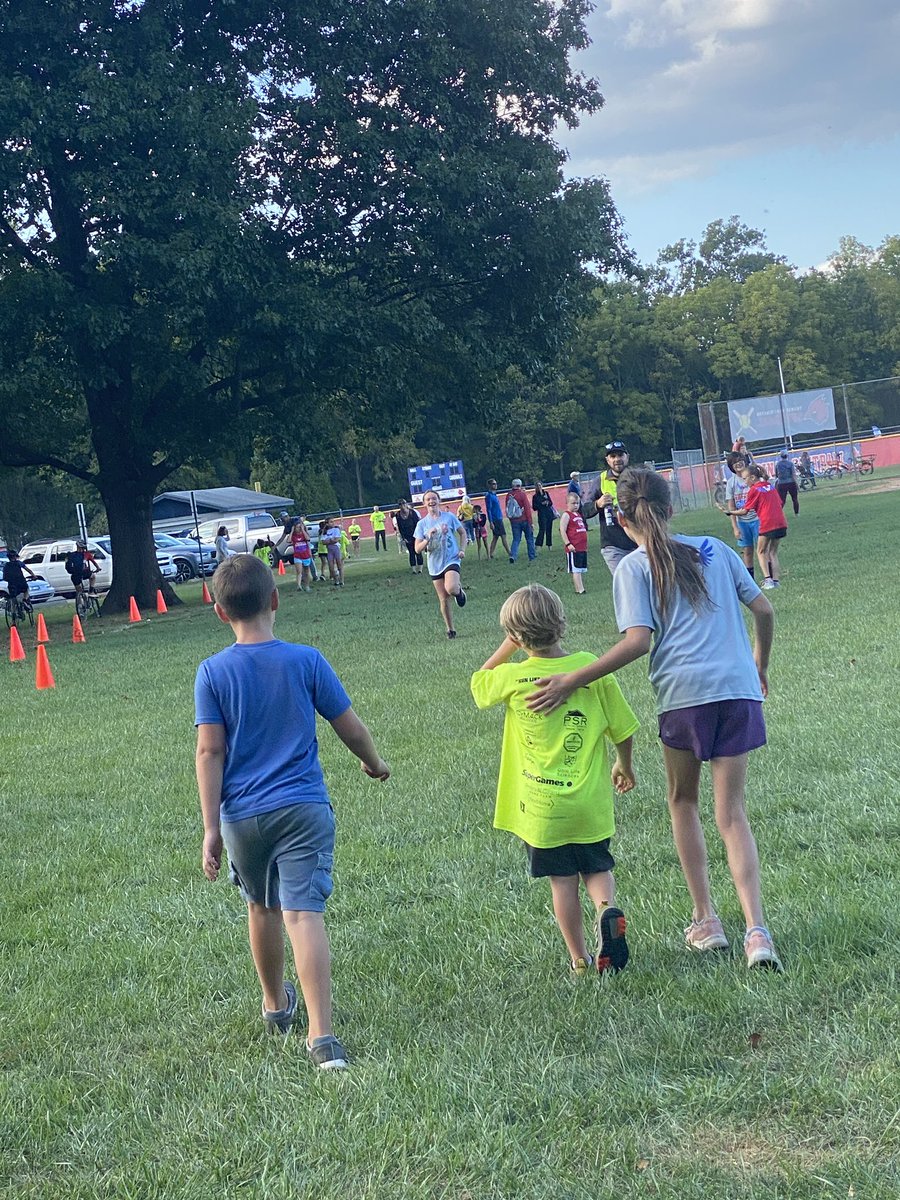 Beth Nisk tweet media