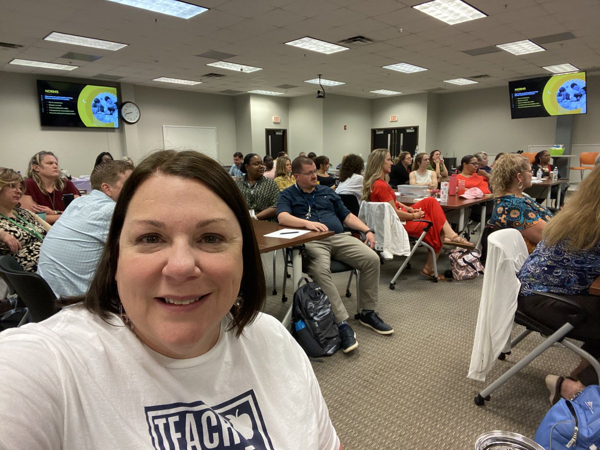 ElizabethMitcha's tweet photo. @ShaunWoodly what an amazing day in @RSSchoolsNC @RSSschoolsEC with Dr. Shaun Woodly exploring strategies from brain science to common sense on engaging learners in culturally diverse classrooms. “The teacher is the thermostat, the students the temperature!” https://t.co/NdE76G77SF