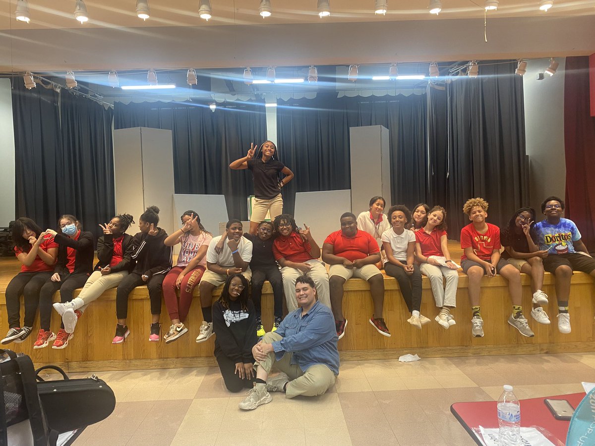 Pmsdramageeks tweet media