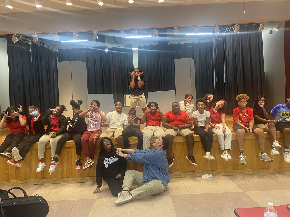 Pmsdramageeks tweet media