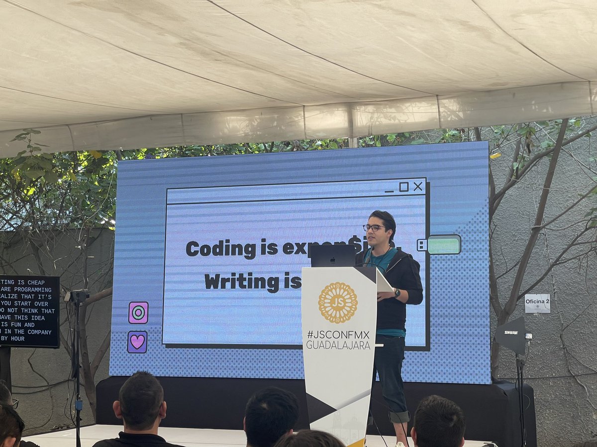 hecsanchz's tweet photo. Terminando el primer día del #jsconfmx 

Estuvieron buenas las pláticas, aunque llegué a la segunda parte, tocaron:

- Lleva un engineering journal
- Documenta antes de programar!
- Cuida tu salud mental
- Magia negra con edge computing 

Nos vemos mañana! https://t.co/VAupNA98Bx