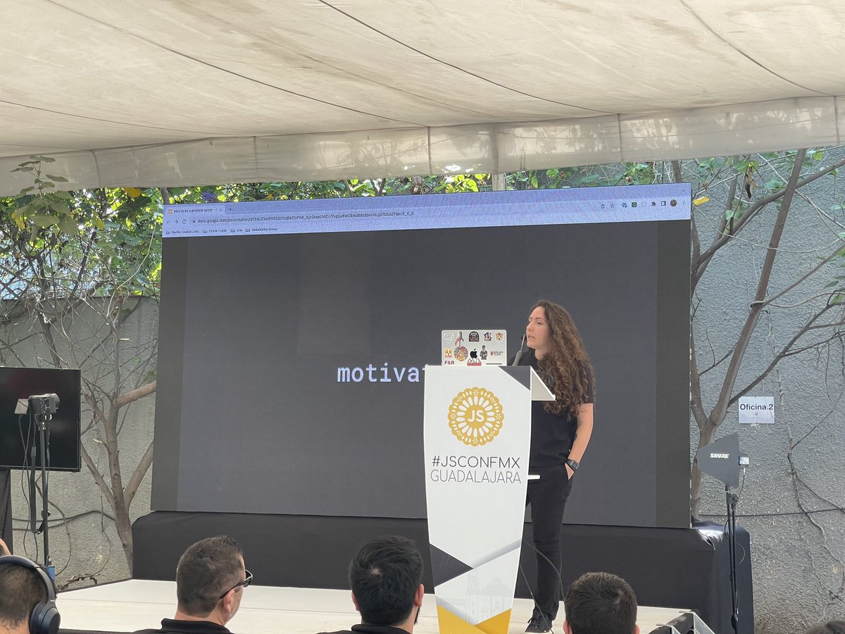 hecsanchz's tweet photo. Terminando el primer día del #jsconfmx 

Estuvieron buenas las pláticas, aunque llegué a la segunda parte, tocaron:

- Lleva un engineering journal
- Documenta antes de programar!
- Cuida tu salud mental
- Magia negra con edge computing 

Nos vemos mañana! https://t.co/VAupNA98Bx