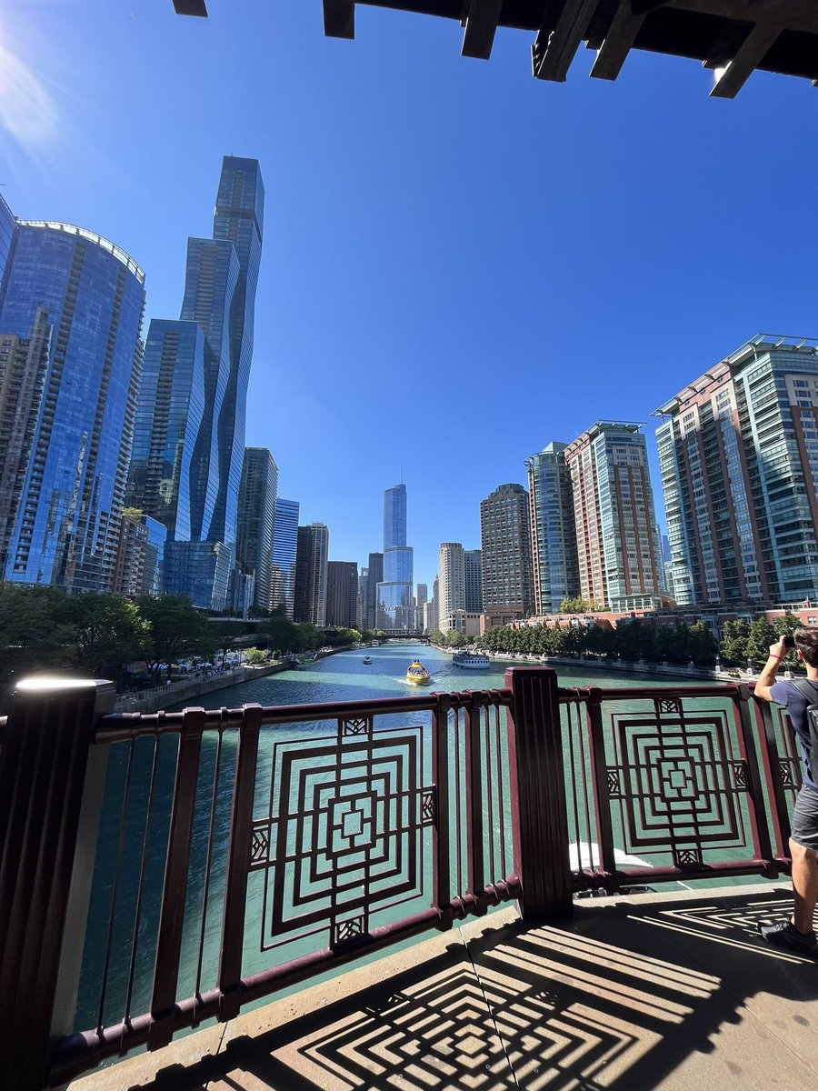 kinggjdm's tweet photo. Big city with lots of money will have you waking up every morning fired up to go get it

You don’t need motivation here, you see it 

Only downside, tons of geeks https://t.co/gpDZEtqQCl