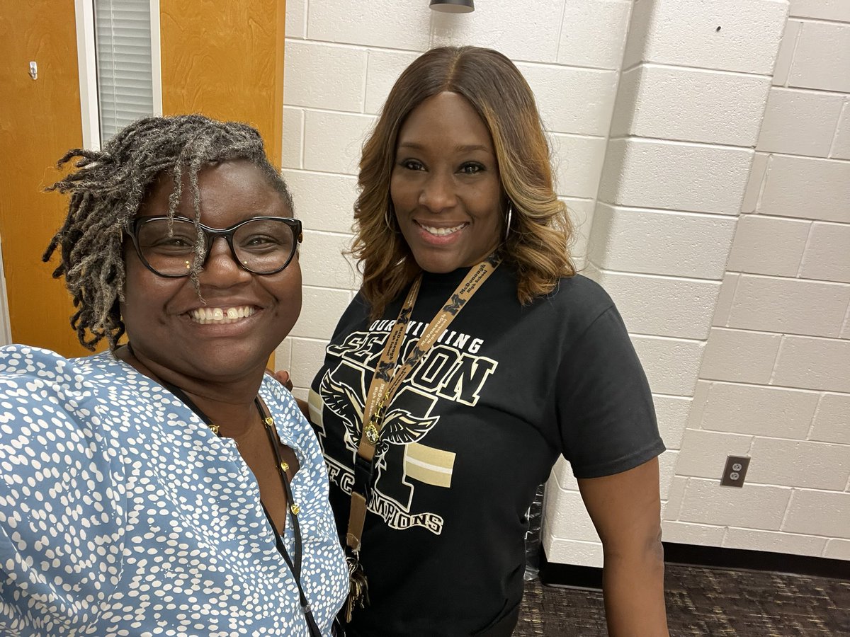 LMCoxton's tweet photo. Gold Start Alert: Principal @PrincipalBGame is a true game changer! Her commitment to fostering a positive learning environment where students and staff can thrive is unmatched! Blessed to witness the “Warhawk Pride”  at the @MHS_WarHawks ! @trg_gator @ljswiggins @dukebradley_III https://t.co/R0kk6OS8BO