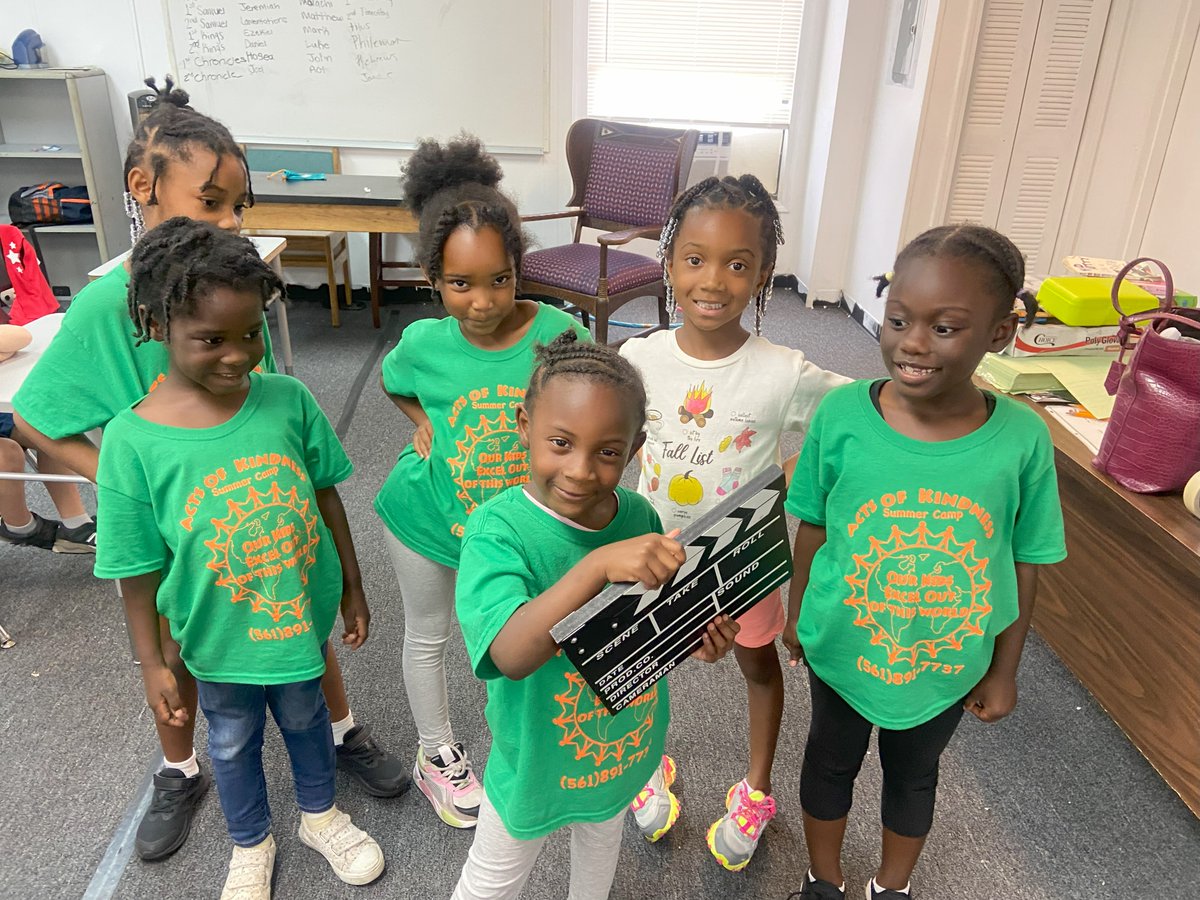 YouthSpeakOutI1's tweet photo. THROWBACK THURSDAY: Teamwork makes the dream work! Throwing it back to our summer camp students at Acts of Kindness! Thanks to @primetimepbc for supporting our work.
#qualityOST #summer #throwbackthursday #teamwork https://t.co/XNQwKDu29t