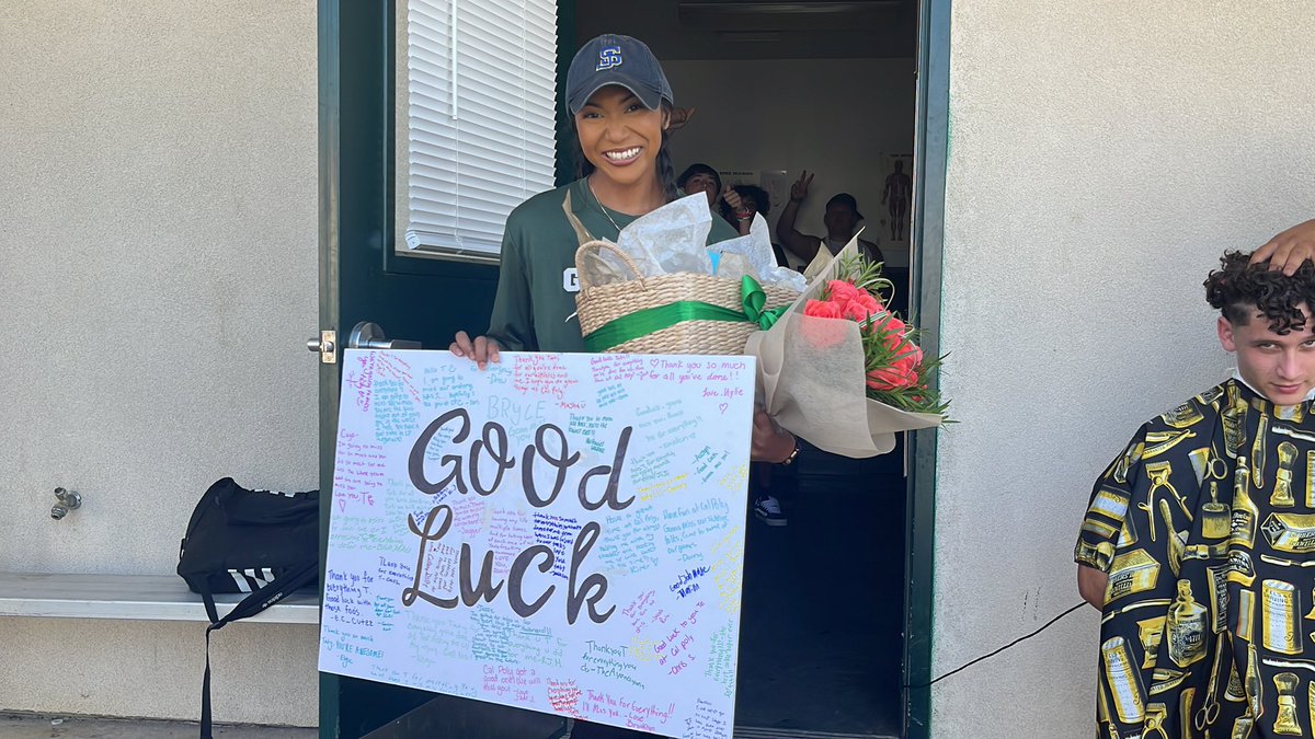 The student-athletes on campus surprised our athletic trainer, Tatyana Rosas, today with a hand-written poster and a basket with flowers. This is Tatyana’s last week with Garces after taking a position at Cal Poly. We wish her all the best with the Mustangs. She will be missed!