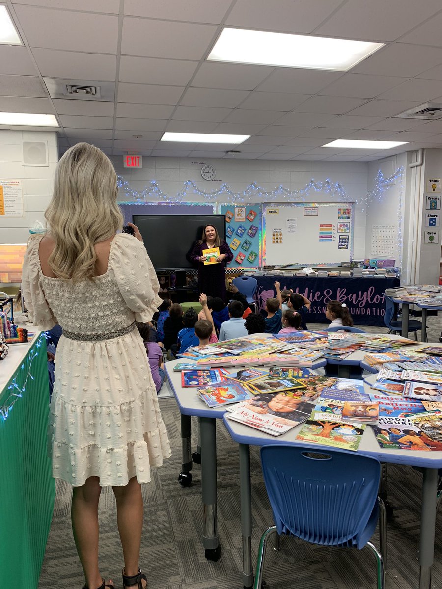 cindy_hundley's tweet photo. The students in Ms. Roller’s class got a special treat today when @FallonGlick came to school to read aloud The Legend of Spookley the Square Pumpkin for #GiveaDay in association with the @AandBFoundation. They were so engaged!! Thank you! @GutermuthES @JCPS_LMS @JCASLKY https://t.co/1xBbo9G907