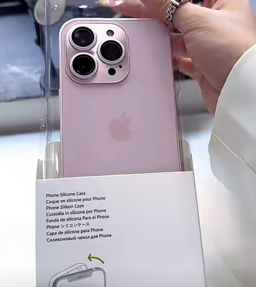 picopucopaco's tweet photo. iPhone15可愛すぎだろ！！！！！ https://t.co/HU8WZevIr3