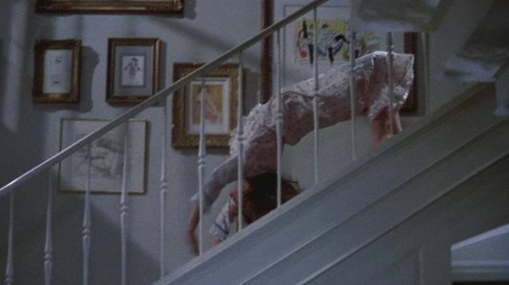 panicomx's tweet photo. #DatosDeTerror💥
#Paniquers, sabían que la escena del "Exorcista", donde Regan MacNeil baja las escaleras en posición invertida fue cortada en la película original, ya que se consideró muy fuerte para su época. En el año 2000 se incluyó para la versión extendida.🔥
#Panico https://t.co/7EGNbRqutb