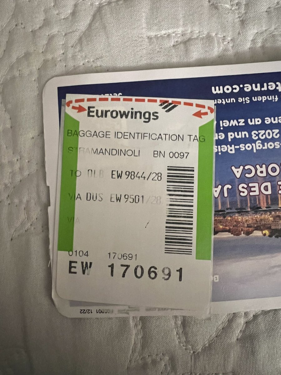 ginastram's tweet photo. @eurowings son una Vergüenza! Encuentren y devuélvanme mi equipaje. 17 días y no lo encuentran!!! El servicio de customer  service es desastroso! No contestan los mails. #Eurowings https://t.co/N6myxNywhI