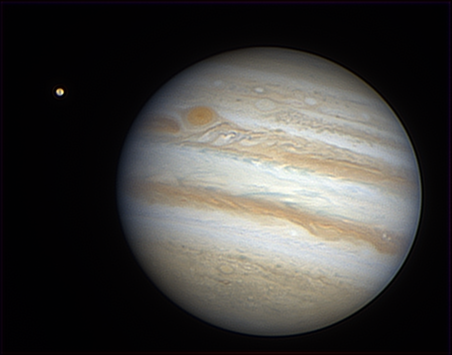 JLucDauvergne's tweet photo. Jupiter few minute ago, seen from Paris https://t.co/fBcFmGAUAu