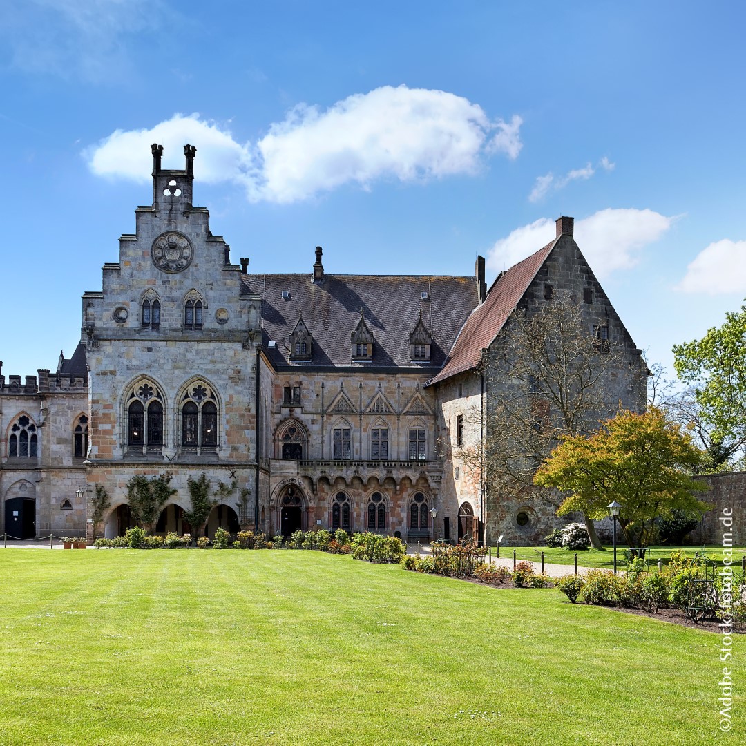 germanytravelNL's tweet photo. De vroegmiddeleeuwse burcht in het kuuroord Bad Bentheim werd in 1150 voor het eerst genoemd en is een leuk uitstapje net over de grens Γ©n een stop op de #Oranjeroute. π° https://t.co/iFrH5cYPC1 #DuitslandDichtbij https://t.co/Yg7eNxzLkl
