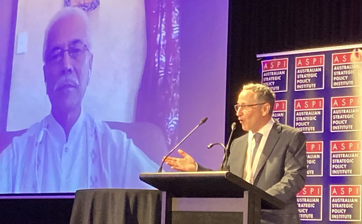 Australia’s plans to cut domestic emissions must be matched by curbing its large-scale exports of fossil fuels, says Kiribati former President Anote Tong to Robert Glasser @ASPI_org Conference #DisruptandDeter