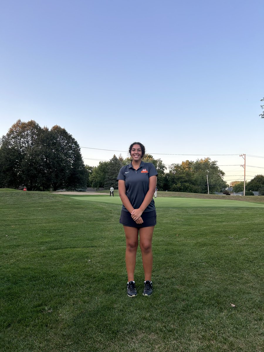 Congratulations to Ava Johnsen shooting a 35 to break the school record for lowest 9 holes!! Big win for the Huskies tonight!