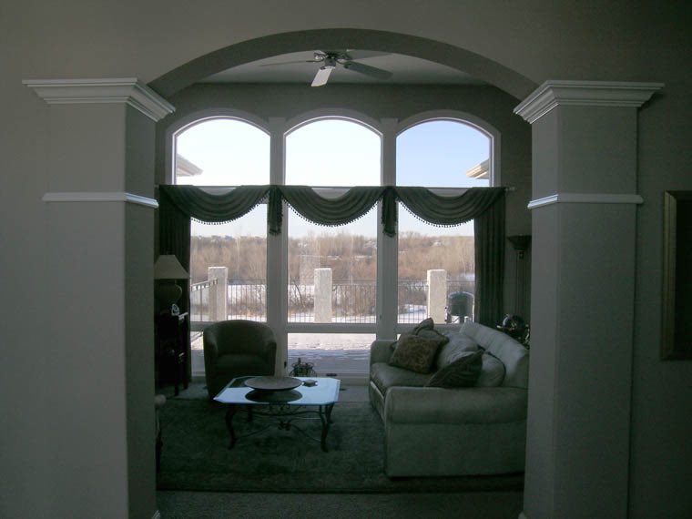 MJLDeb's tweet photo. 1998 #home vs 2023 #greatroom #andersonwindows #Edina #homebuilder https://t.co/bNC6ZbPutT