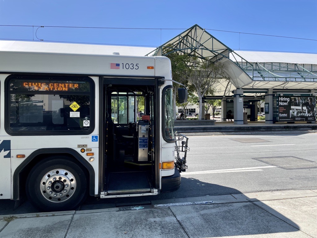 VTA's tweet image. 🚌 Today is the last day of the #busbridge! Regular #lightrail service resumes tomorrow, September 15. 

🔔 Stay updated for the next shutdown by signing up for service alerts: bit.ly/2L6XuFE