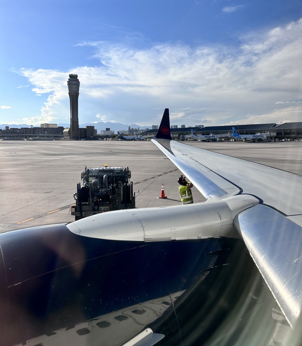 Crispyrat's tweet image. Bye👋 Vegas!  #IBM #TechXchange ‘23 was an amazing week of learning and networking! Looking forward to next year already…