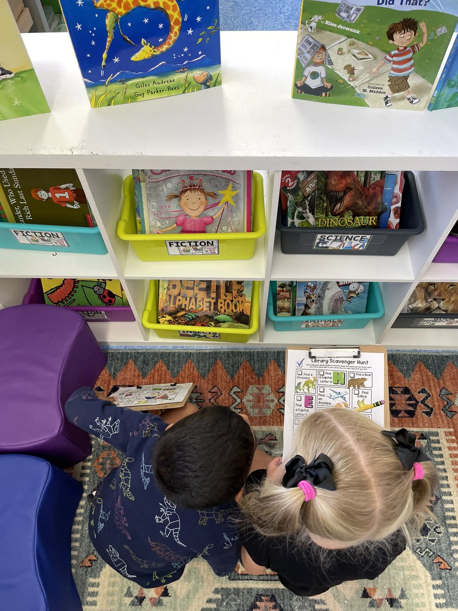 Exploring our classroom library today in Reading Workshop with a scavenger hunt! 📚 🔎 <a href="/MahwahGW/">George Washington School, Mahwah NJ</a> #GWBelieve #MahwahConnects