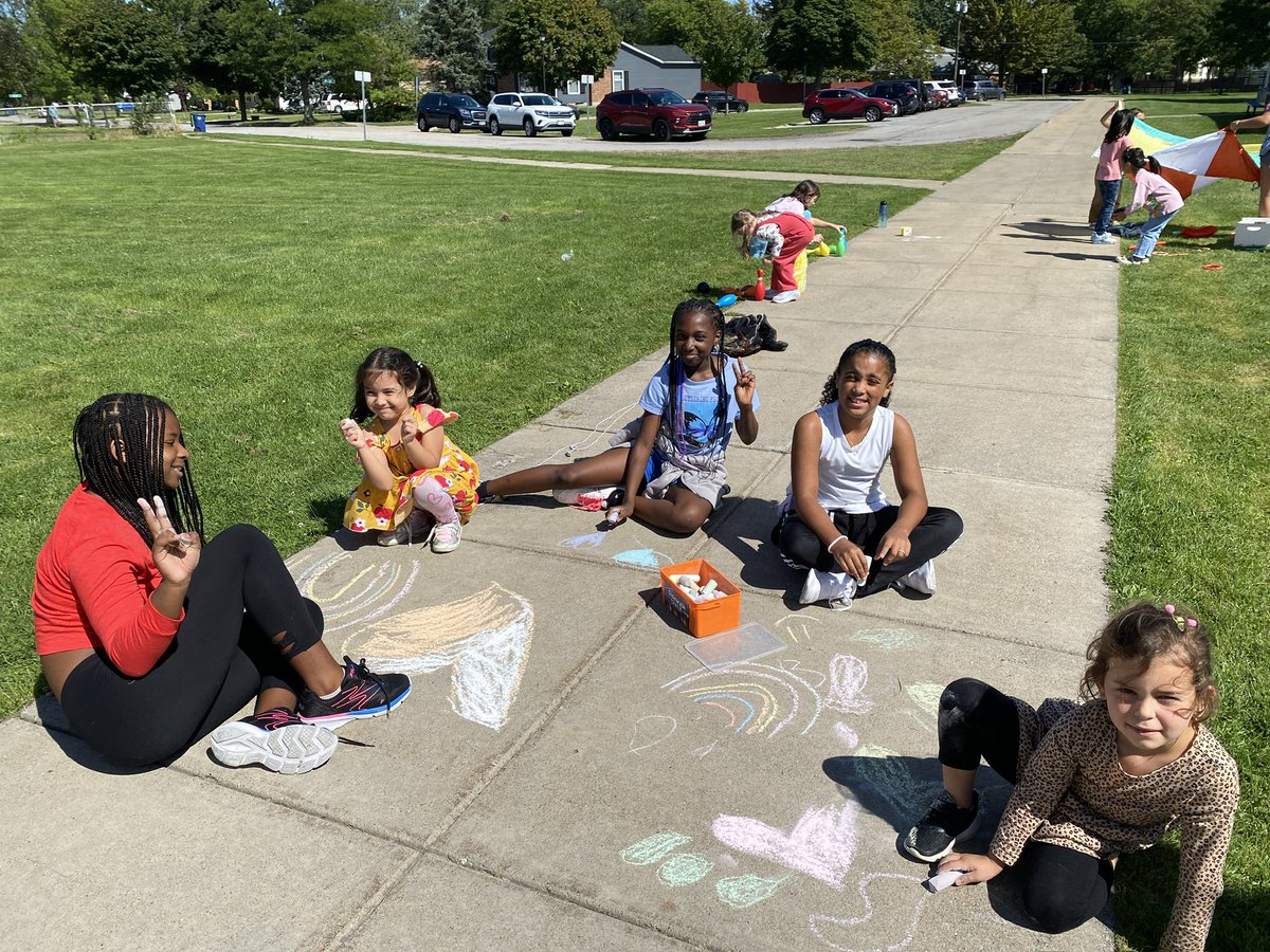 VanGorden & Littlefield crew spending time today enjoying some sunshine and partnership & teachers watching in awe of how incredible our youngest and oldest leaders are with each other 🫶 #experiencesthatmatter