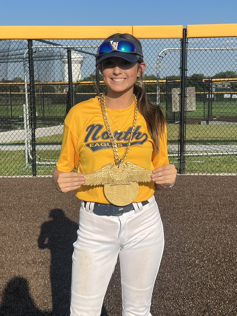 LNEagleSoftball's tweet image. Gold falls to LSHS on the road. 🦅’s couldn’t string together the hits. Off was led by Arzola 2-2 4RBIs, Swearingin 2-2 RBI, Mitchell 1-2, Grady 1-2, Davis 1-2 w/RBI, Ulrich, Theoharidis, &amp;amp; Zach w/BB’s
Def Player: Theoharidis
Off Player: Arzola

Back in action Fri 9/15 @ Kearney