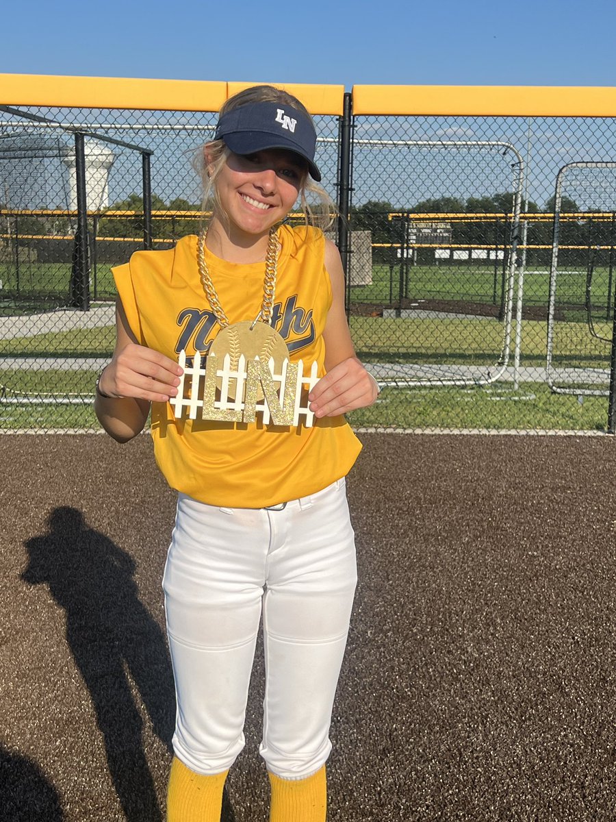 LNEagleSoftball's tweet image. Gold falls to LSHS on the road. 🦅’s couldn’t string together the hits. Off was led by Arzola 2-2 4RBIs, Swearingin 2-2 RBI, Mitchell 1-2, Grady 1-2, Davis 1-2 w/RBI, Ulrich, Theoharidis, &amp;amp; Zach w/BB’s
Def Player: Theoharidis
Off Player: Arzola

Back in action Fri 9/15 @ Kearney