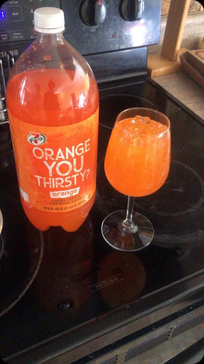 6thPrestige's tweet photo. babe are you okay? you haven’t touched your orange you thirsty? https://t.co/5DXYY660pf