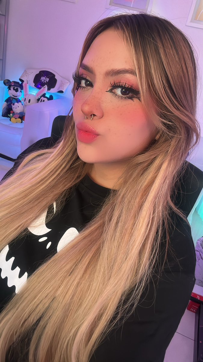 ARI 🍓✨ tweet media