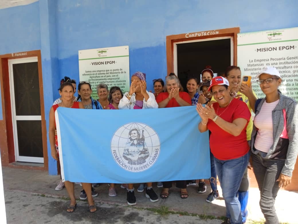 En la mañana de hoy se realiza Cambió de labor En la granja pecuaria UEB Majagua dónde se desarrolló limpieza de marabú dónde no faltó el entusiasmo de nuestras Federadas #MujeresEnRevolucion #PedroBetancuortEnVictoria#MatancerosEnVictoria