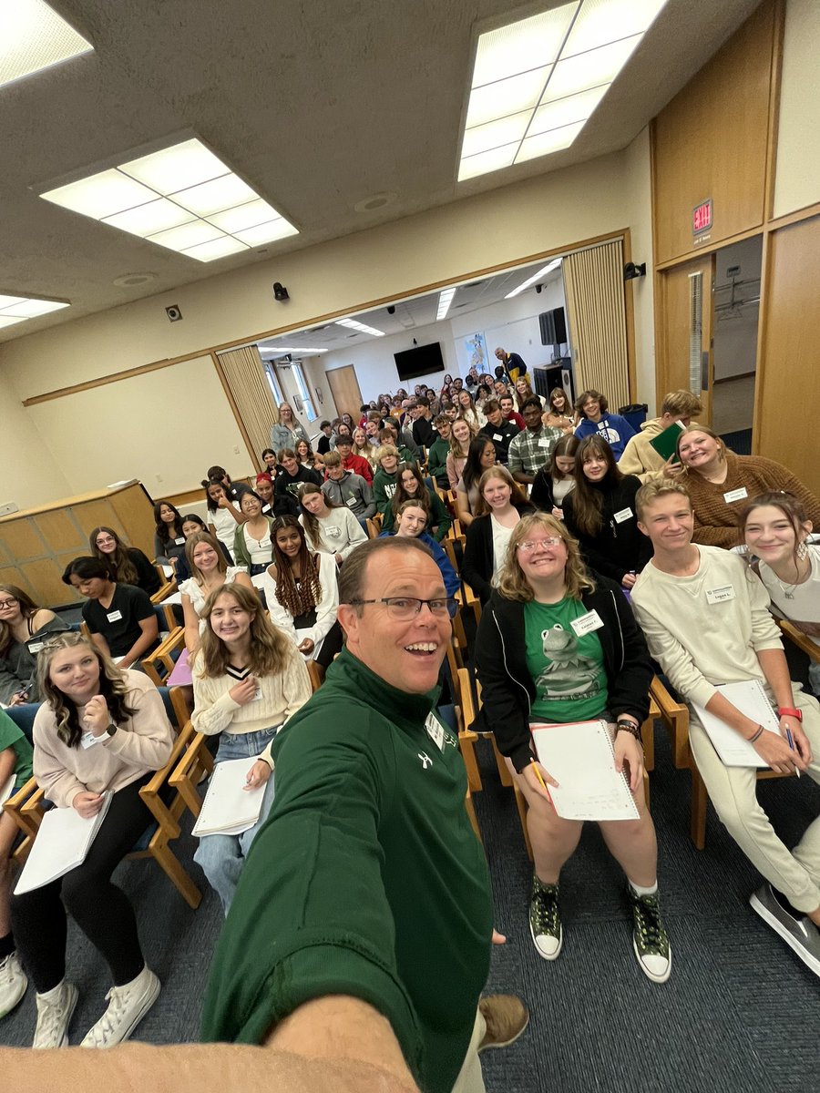 leib_rick's tweet image. #communitybasedlearning is fun & eye opening. Our classroom for @CommunitiesONHS was City Hall this am.