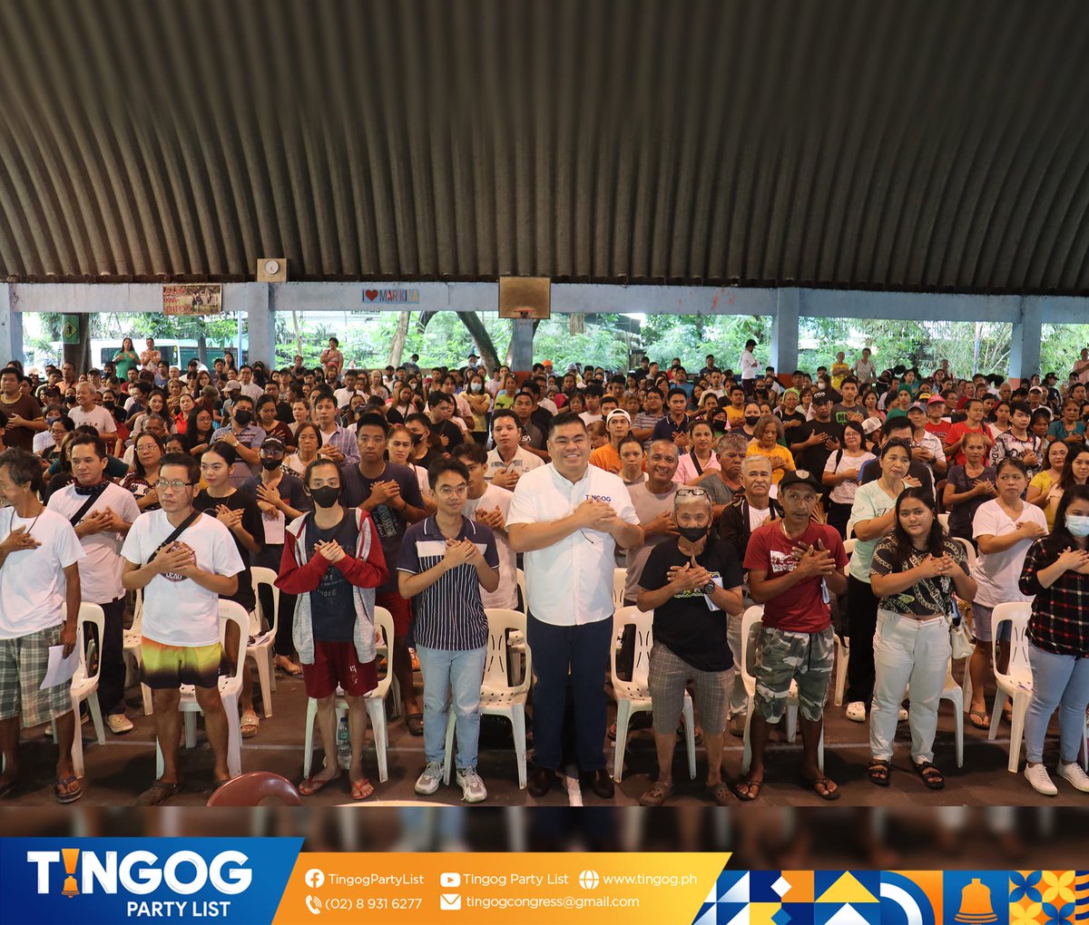 For the purpose of providing financial support under the AICS program of the DSWD, 1,600 individuals were gratefully given 3,000 pesos off-site. 

#TingogPartylist
#SpeakerMartinRomualdez
#YeddaRomualdez
#JudeAcidre
#AlagangTingog
#19thCongress