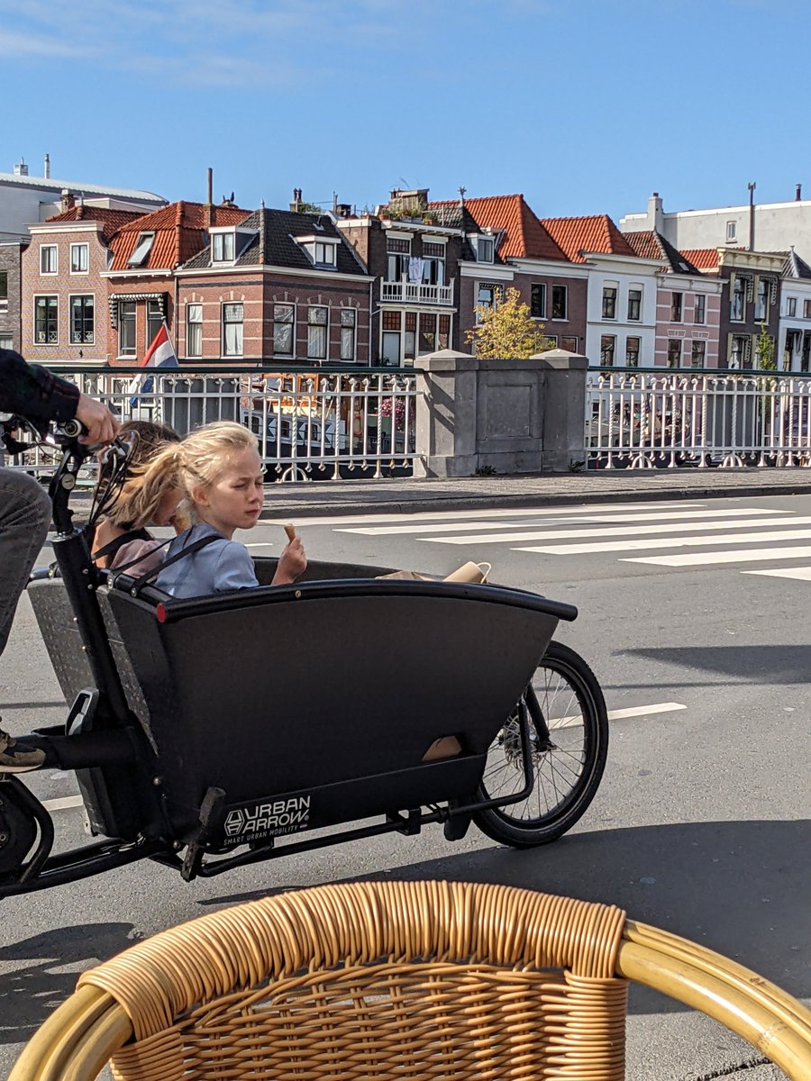 SuitsBetsy's tweet photo. 🔴 Visit "A Tale of Two Dutch Cities" with me on 'Betsy's Blog.' 🇳🇱 Experience my return to Zaandijk and Leiden🌷 Follow me as I explore these charming cities. ☕🍰Take a look at my Holland adventure at: https://t.co/PXQCoxhVtY 💕
#WritingCommunity #blog #NETHERLANDS https://t.co/AOADBistMx